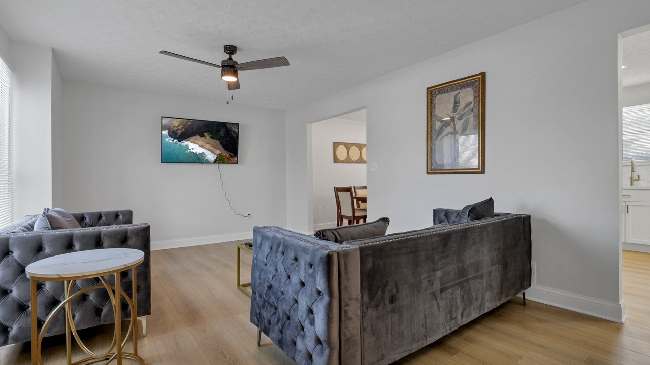Photo of Bedroom in New California