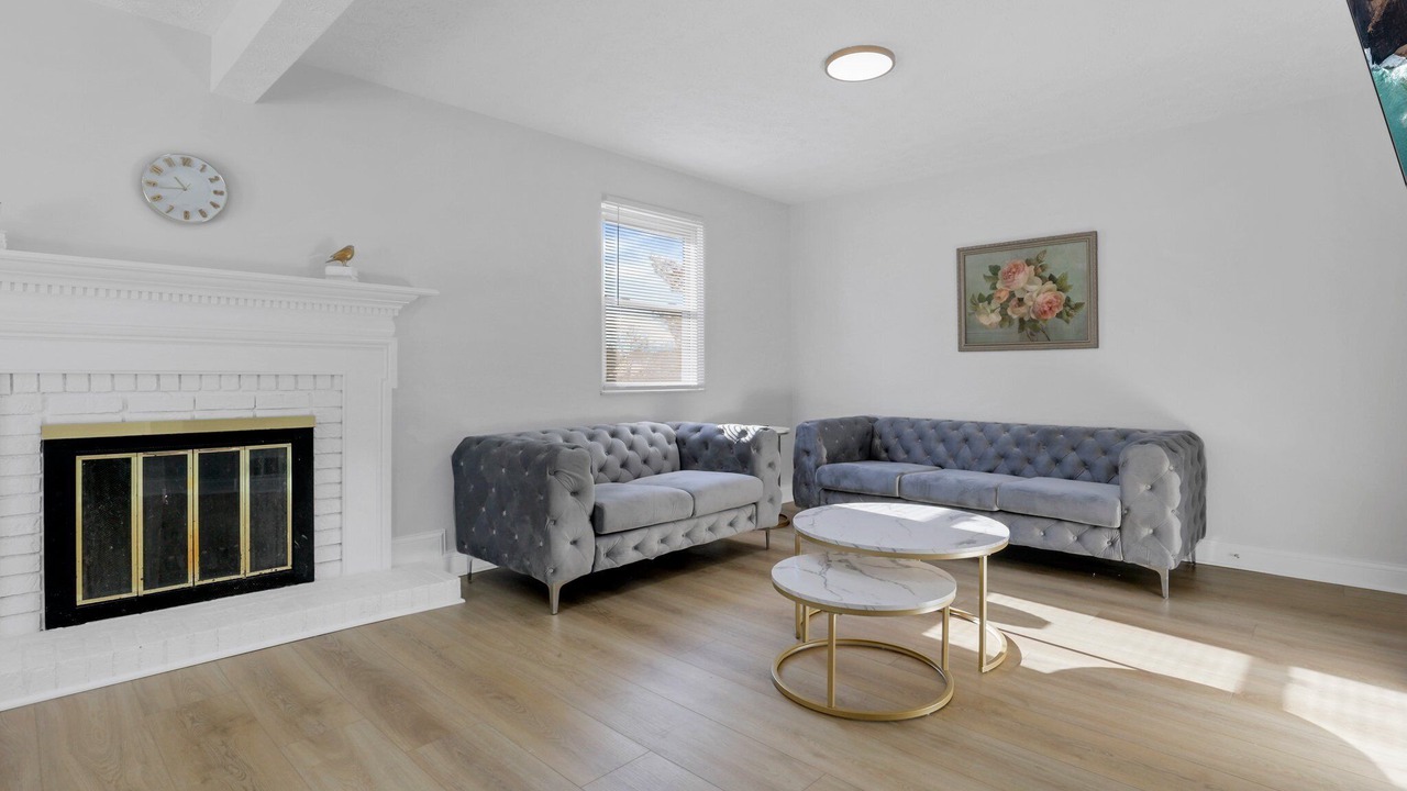 Photo of Livingroom in New California