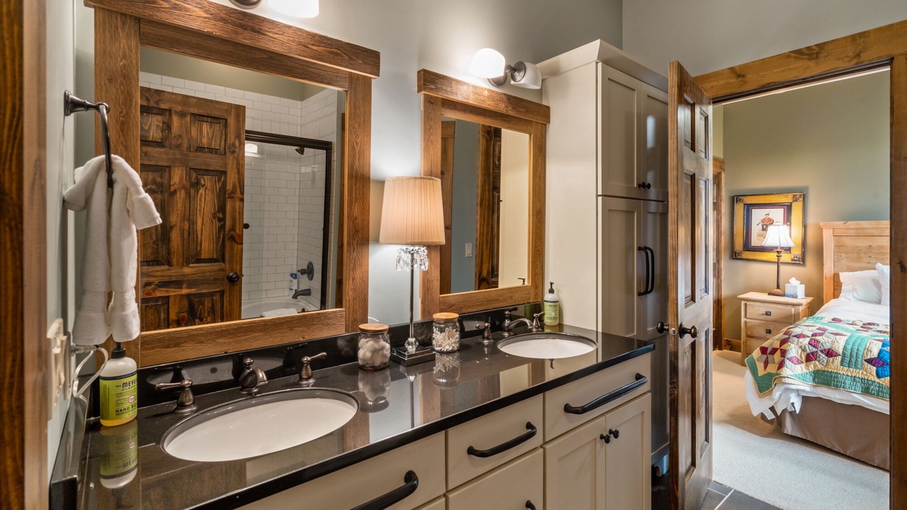 Photo of Bathroom in Belt