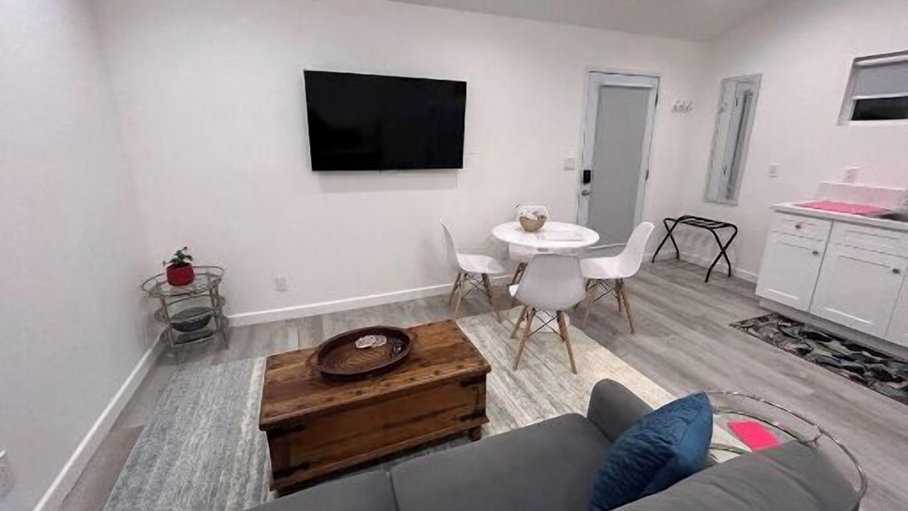 Photo of Livingroom in North Hollywood