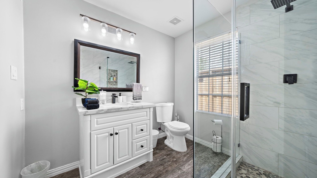 Photo of Bathroom in Clodine