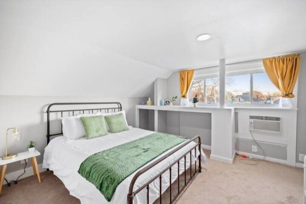 Photo of Bedroom in Old North Columbus