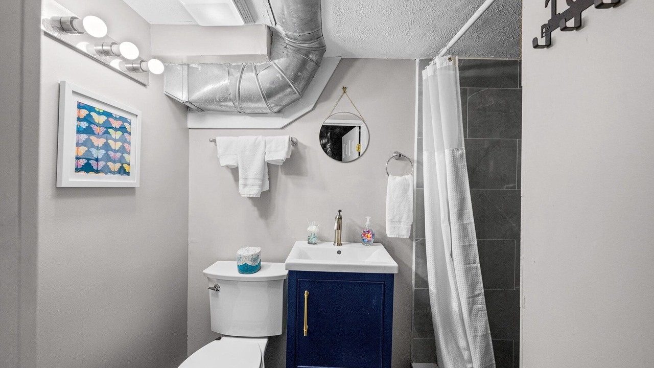 Photo of Bathroom in Old North Columbus