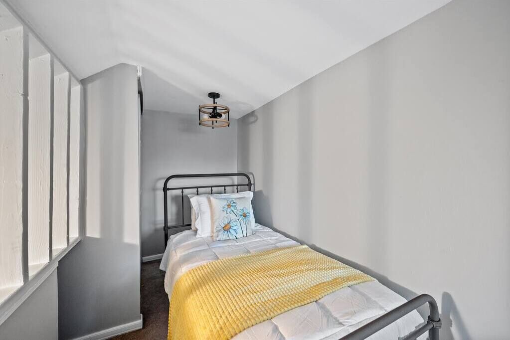 Photo of Bedroom in Old North Columbus