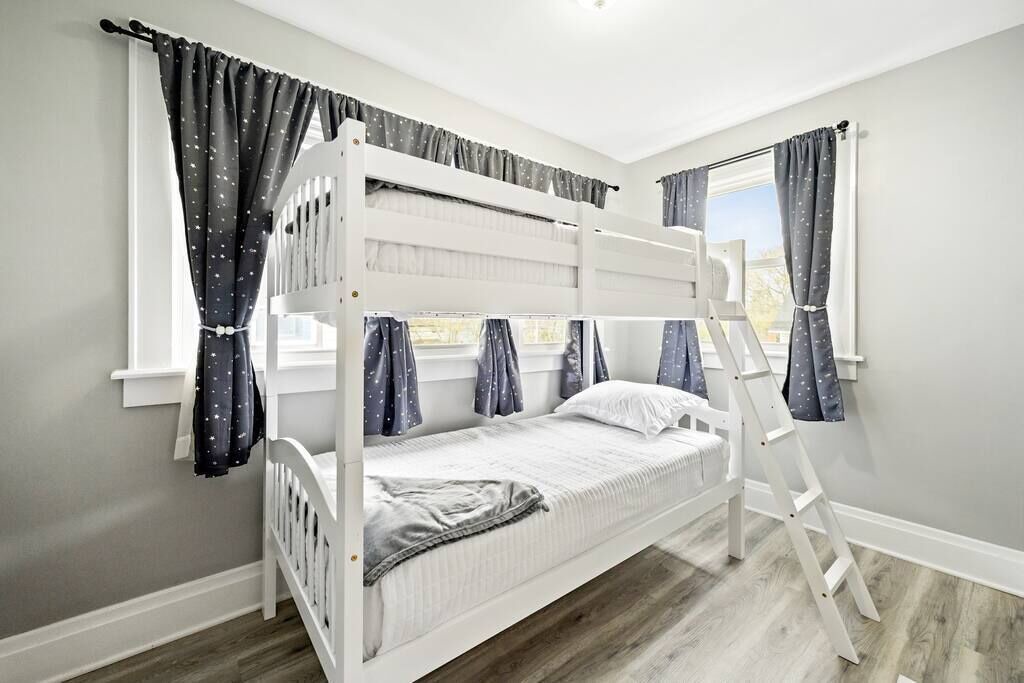 Photo of Bedroom in Glen Echo