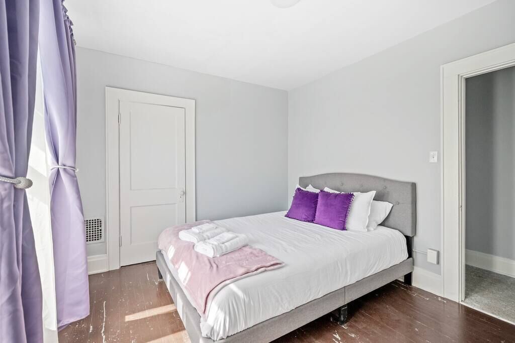 Photo of Bedroom in Glen Echo