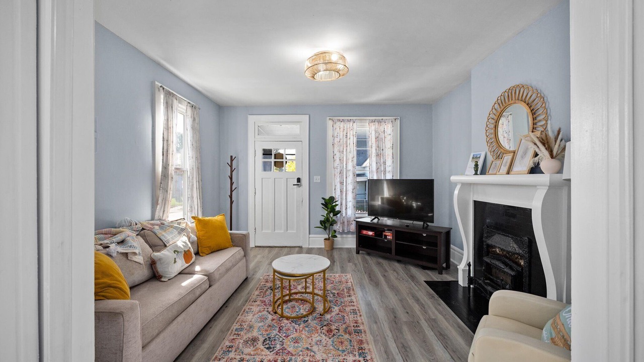 Photo of Livingroom in Glen Echo