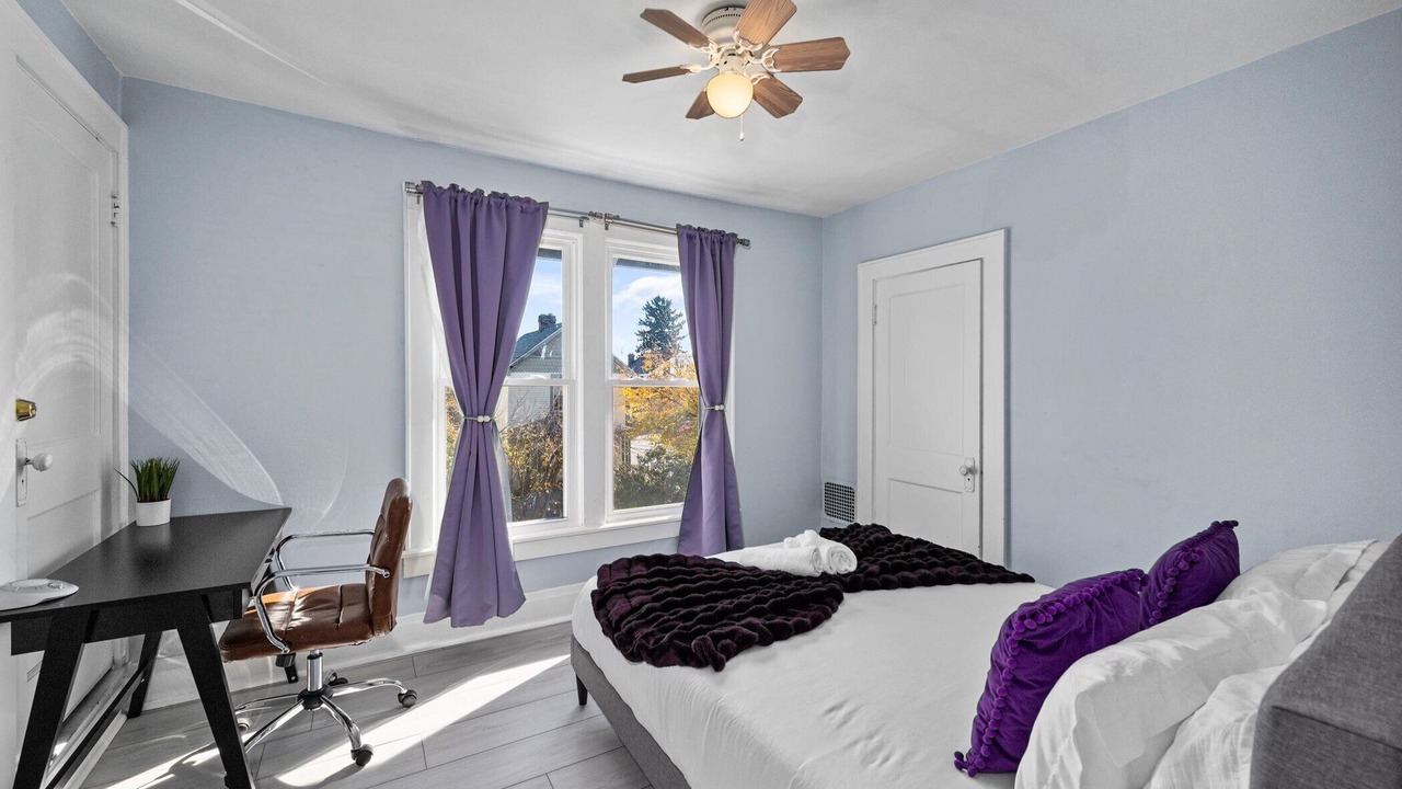 Photo of Bedroom in Glen Echo