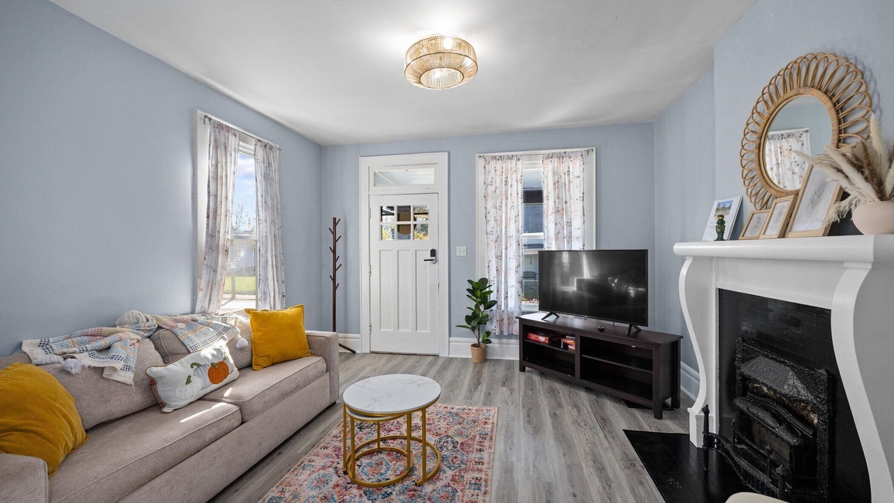 Photo of Livingroom in Glen Echo