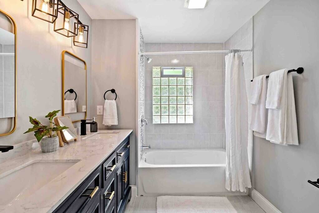 Photo of Bathroom in Grandview Heights