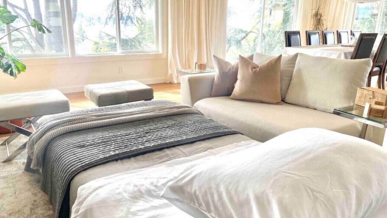 Photo of Bedroom in Amazon