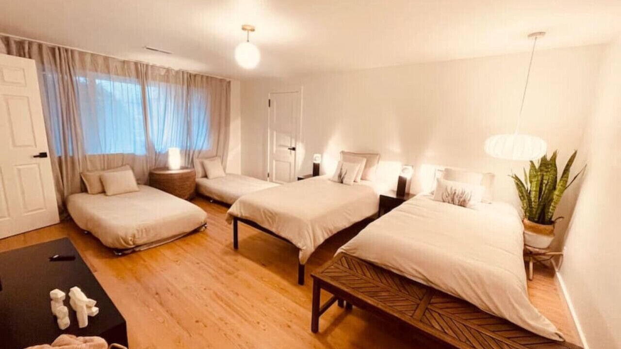 Photo of Bedroom in Amazon