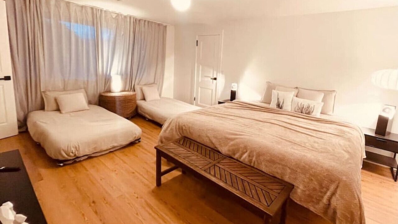 Photo of Bedroom in Amazon