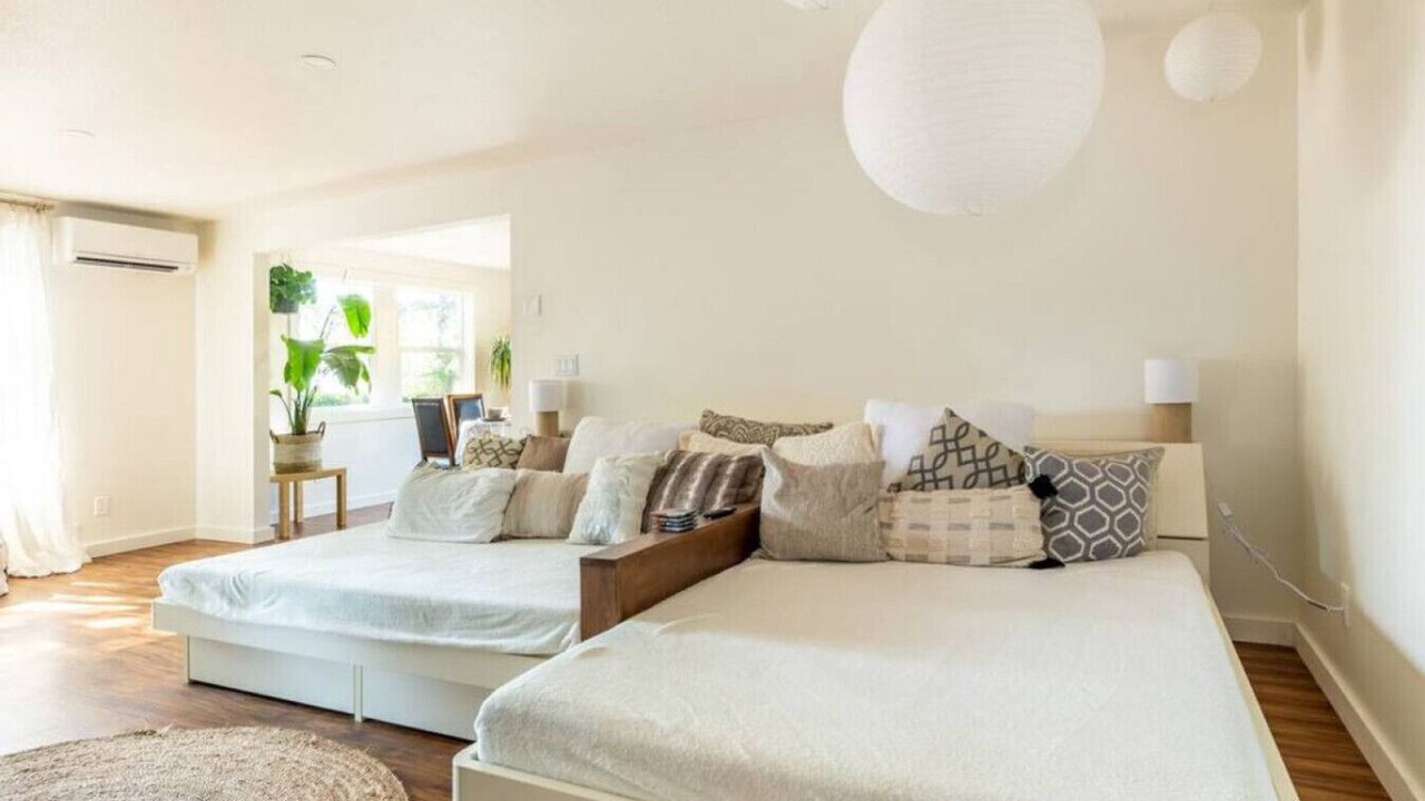 Photo of Bedroom in Amazon