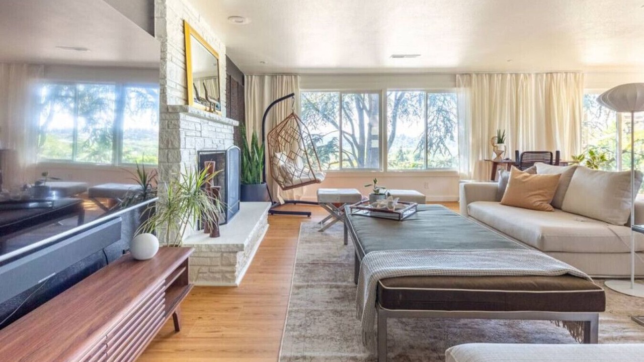 Photo of Livingroom in Amazon