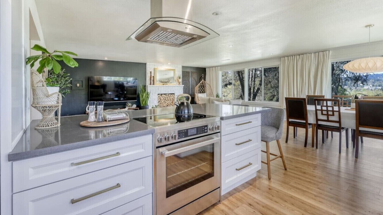 Photo of Kitchen in Amazon
