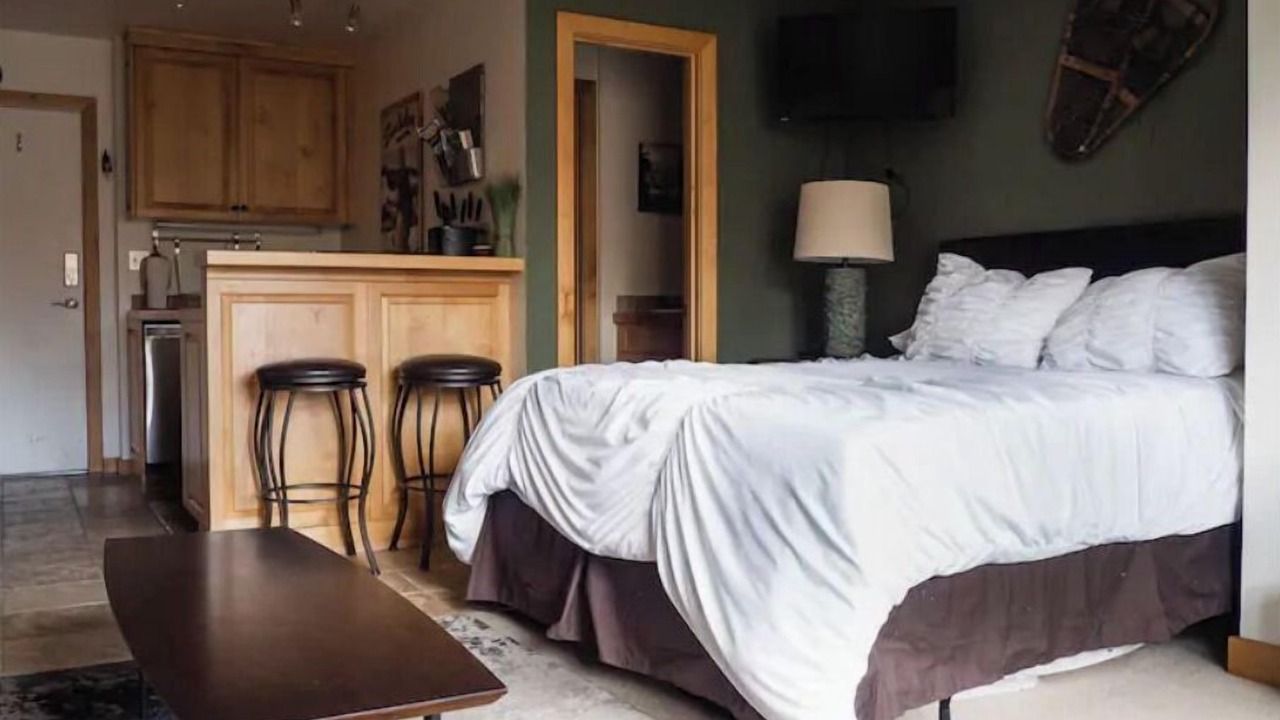 Photo of Bedroom in Elkhorn Village