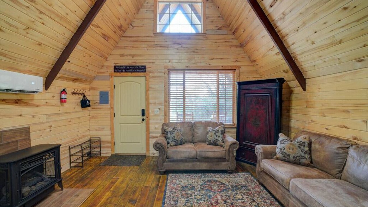 Photo of Livingroom in Mount Pleasant