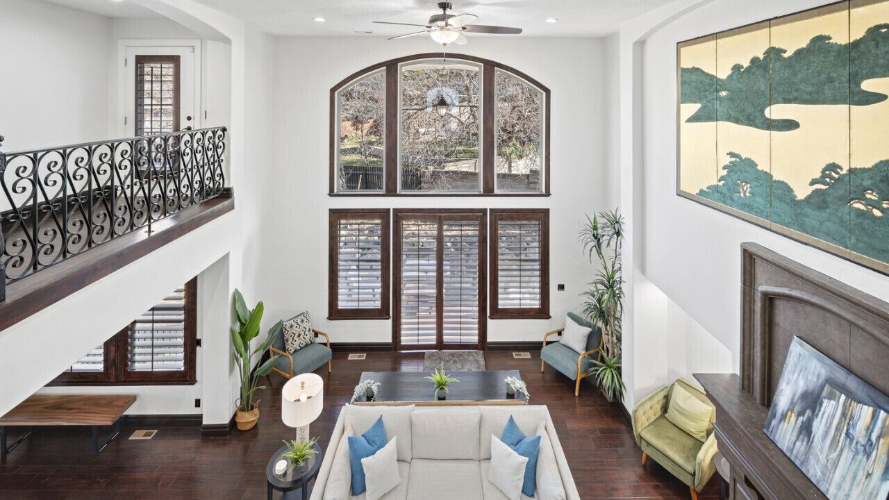 Photo of Livingroom in Olympus Cove