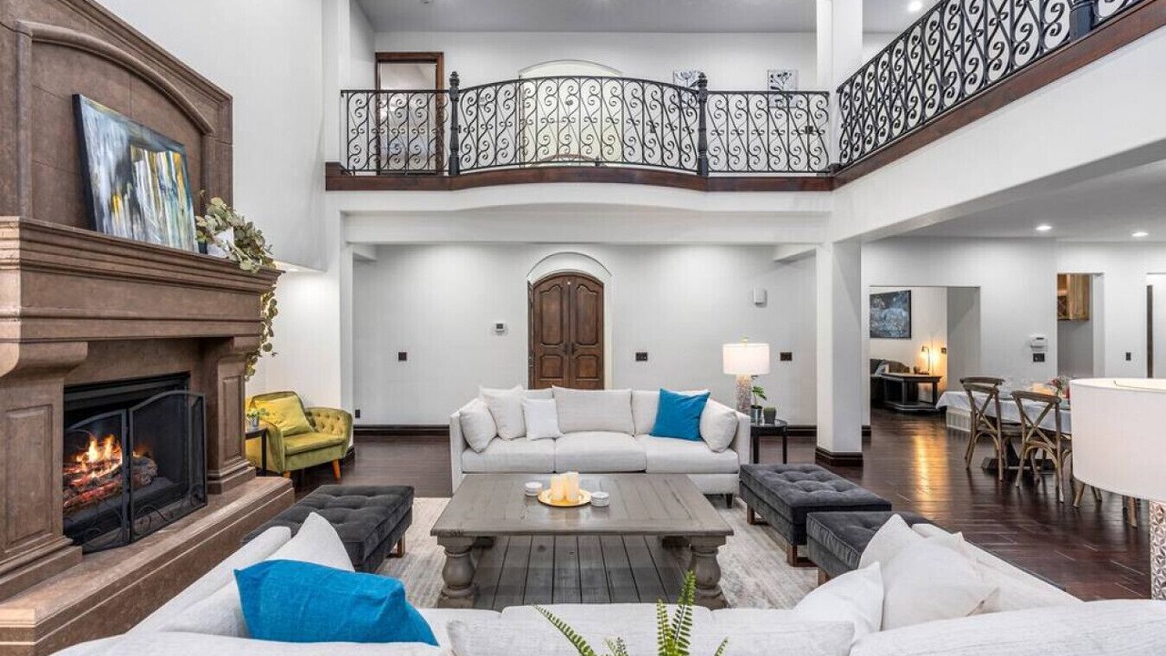 Photo of Livingroom in Olympus Cove