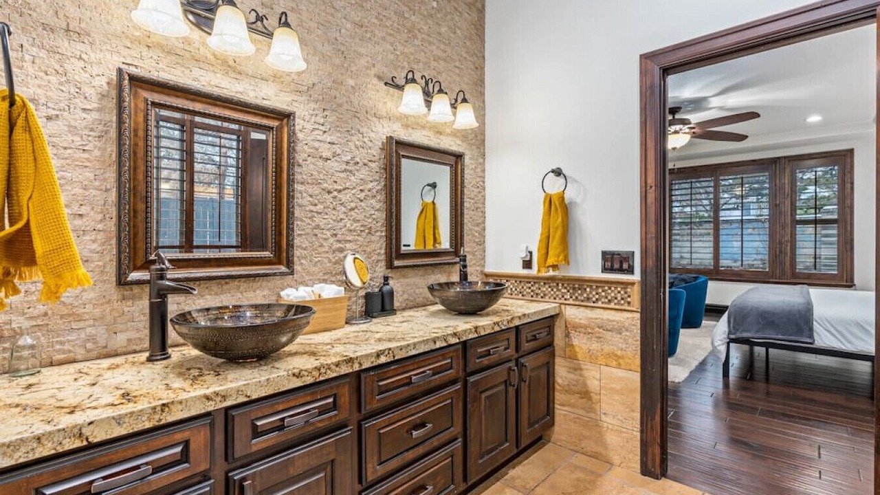Photo of Bathroom in Olympus Cove