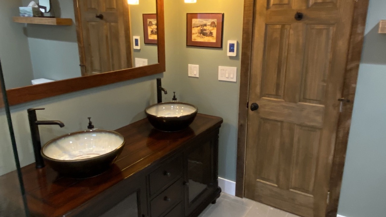 Photo of Bathroom in Gardiner