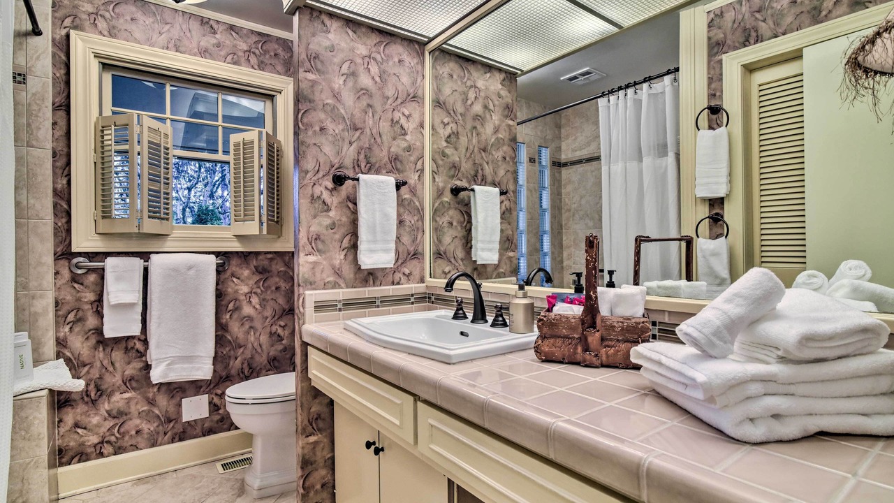 Photo of Bathroom in Hillsboro