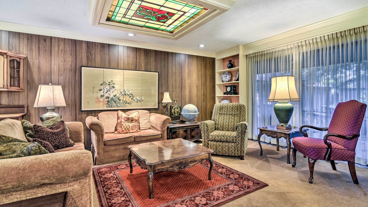 Photo of Livingroom in Hillsboro