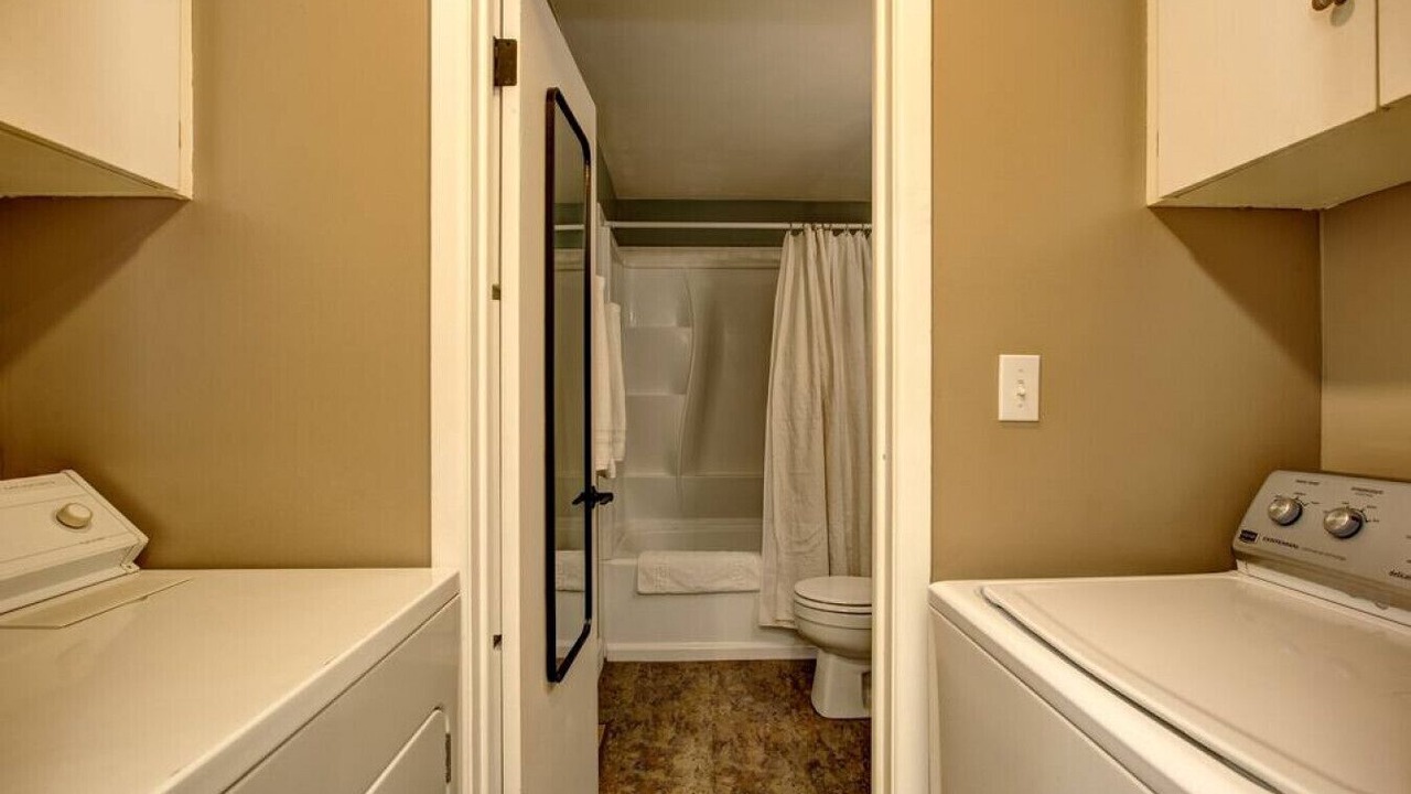 Photo of Bathroom in Sunset