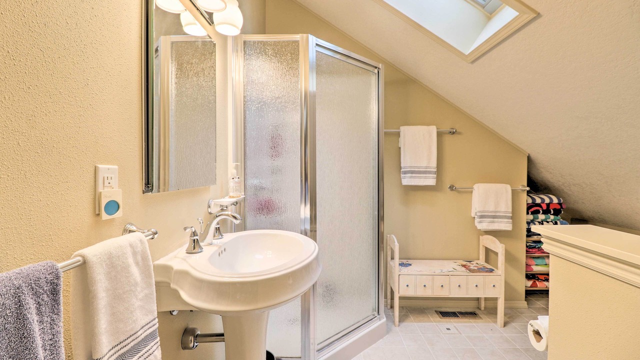 Photo of Bathroom in Lakeside