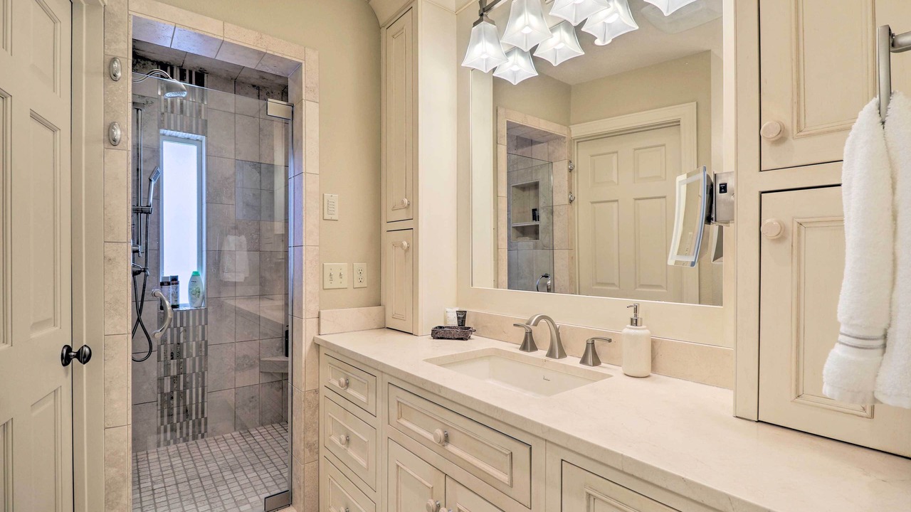 Photo of Bathroom in Lakeside
