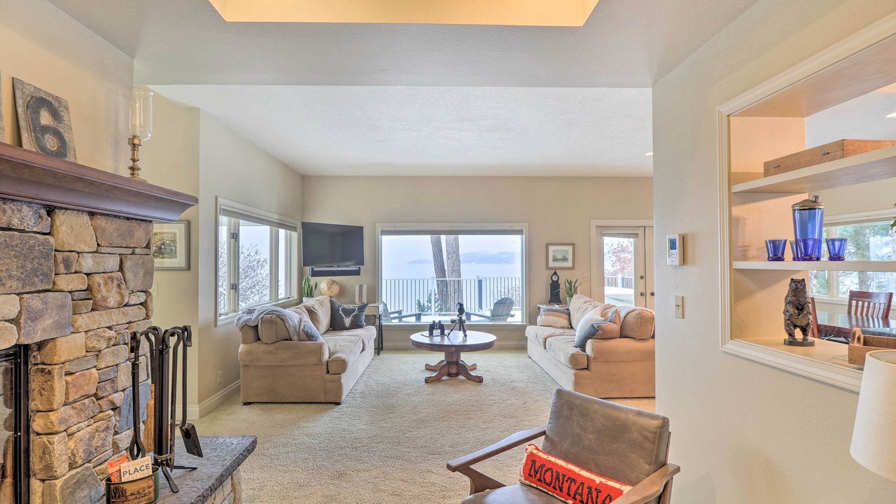 Photo of Livingroom in Lakeside