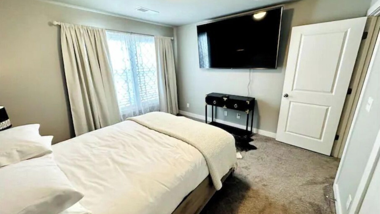 Photo of Bedroom in Newburgh
