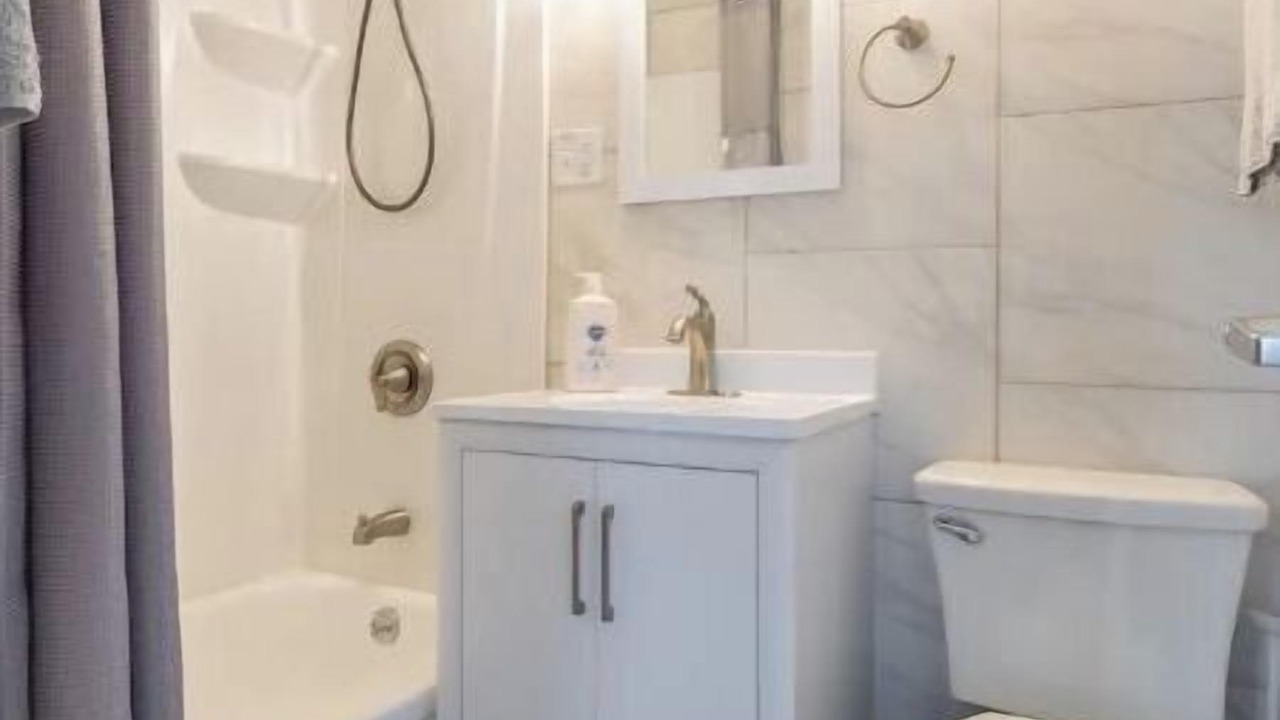 Photo of Bathroom in Fairview Park
