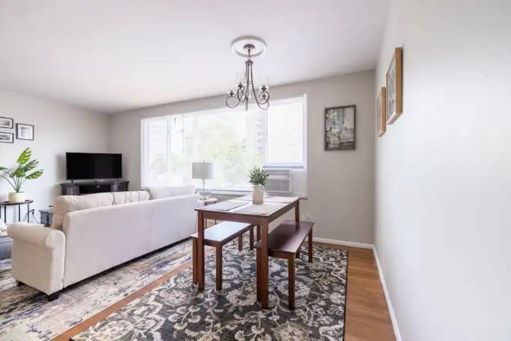 Photo of Livingroom in Fairview Park