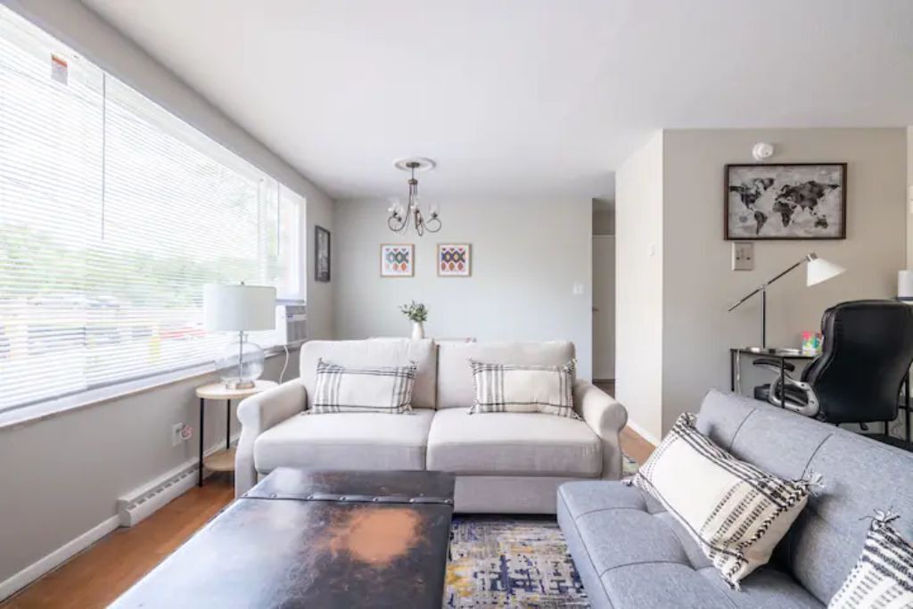 Photo of Livingroom in Fairview Park