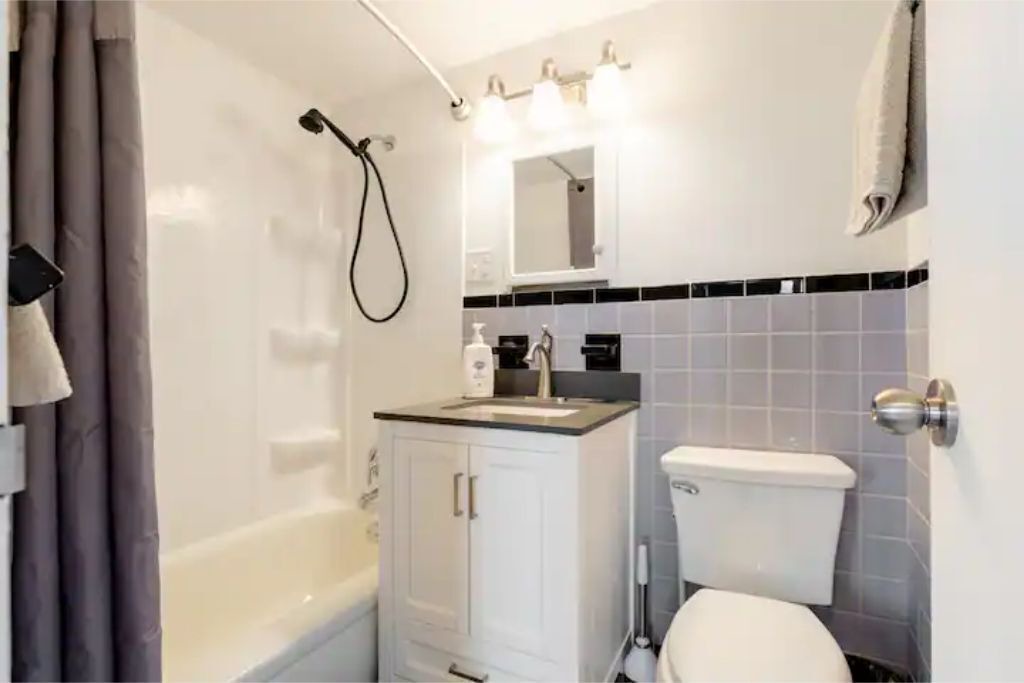 Photo of Bathroom in Fairview Park