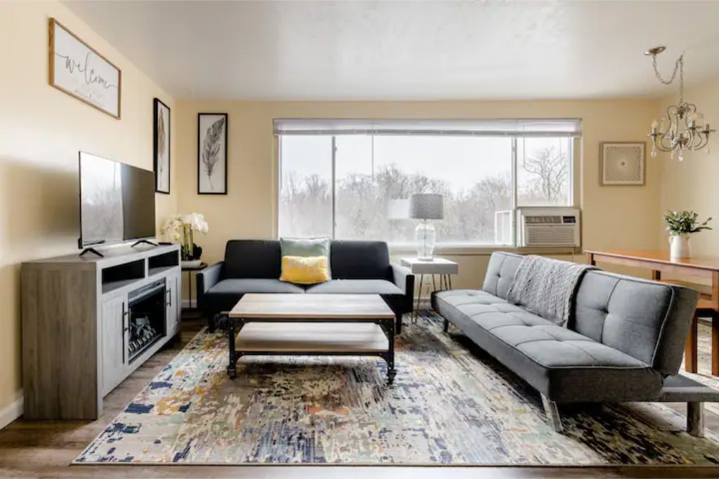 Photo of Livingroom in Fairview Park
