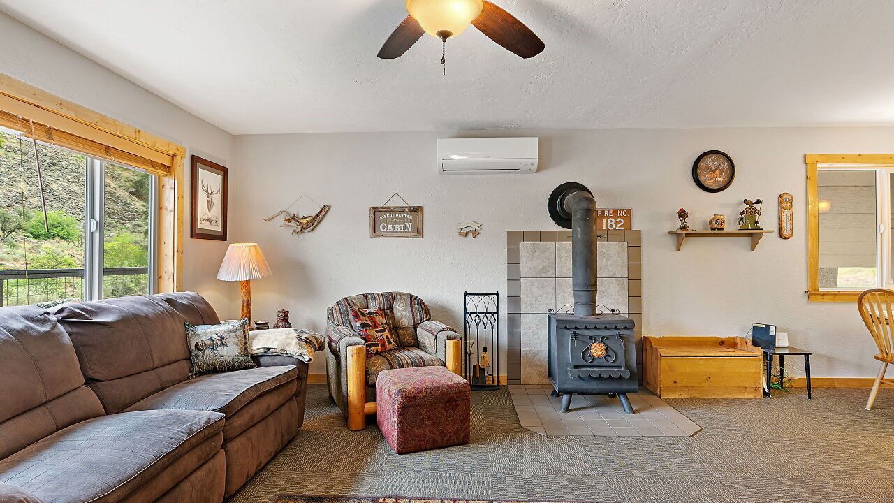 Photo of Livingroom in Riggins