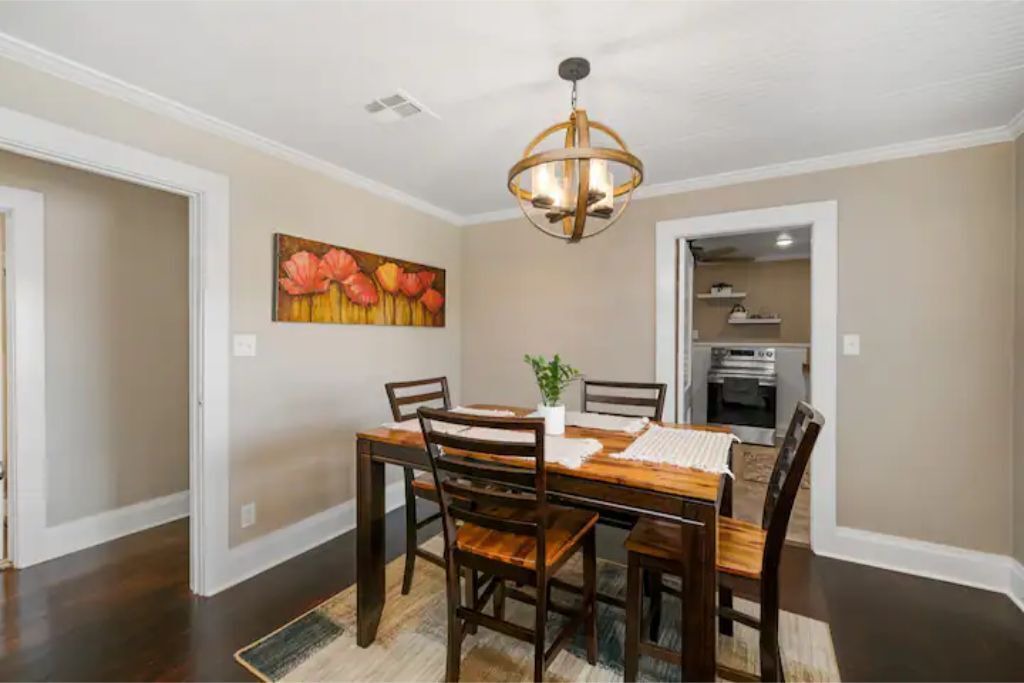 Photo of Livingroom in Van Buren
