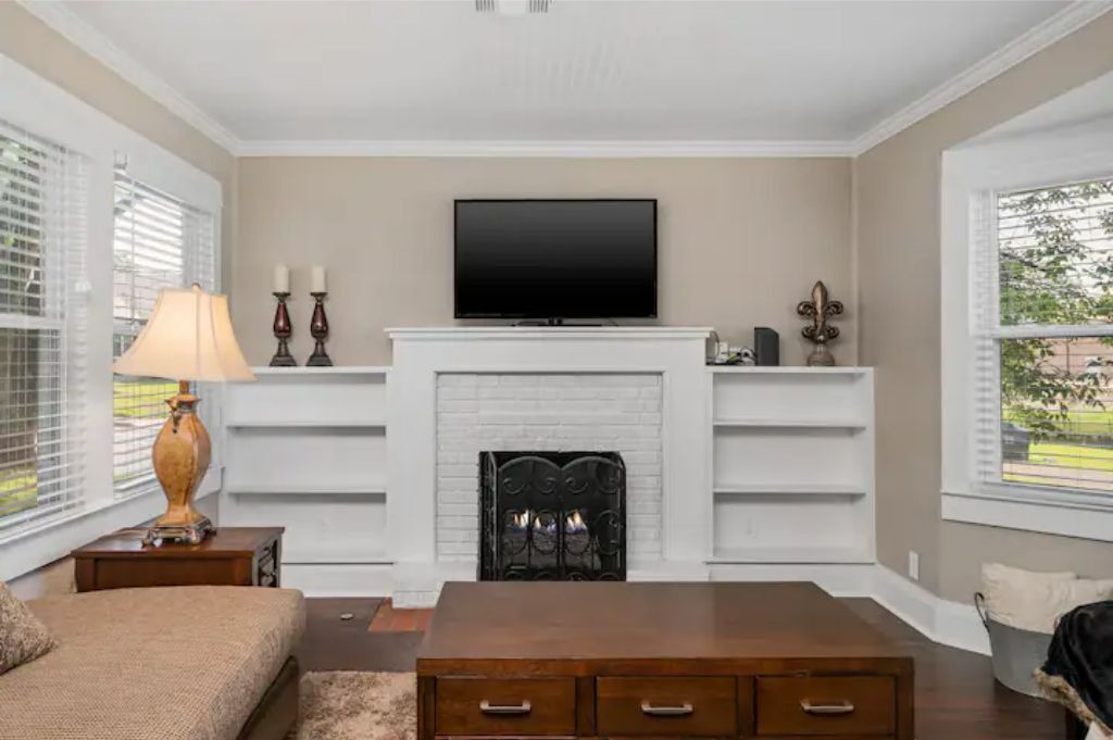 Photo of Livingroom in Van Buren