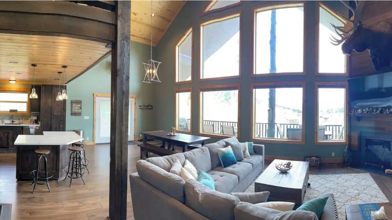 Photo of Livingroom in Island Park