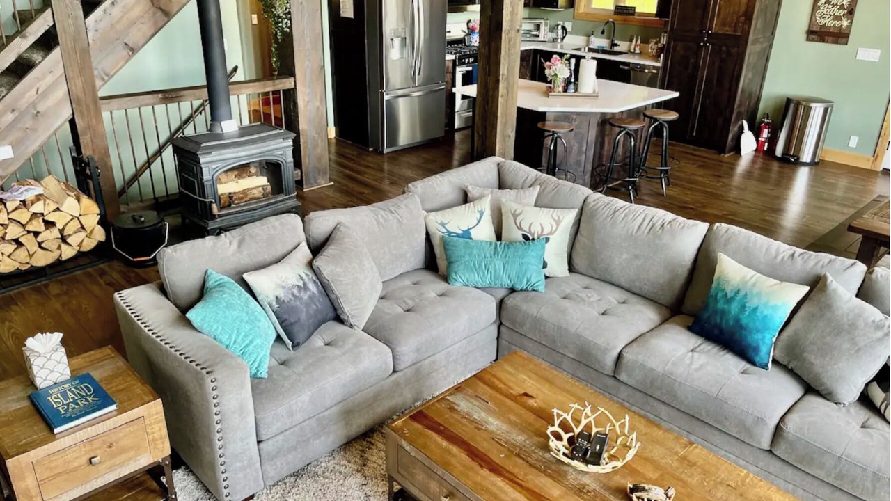 Photo of Livingroom in Island Park