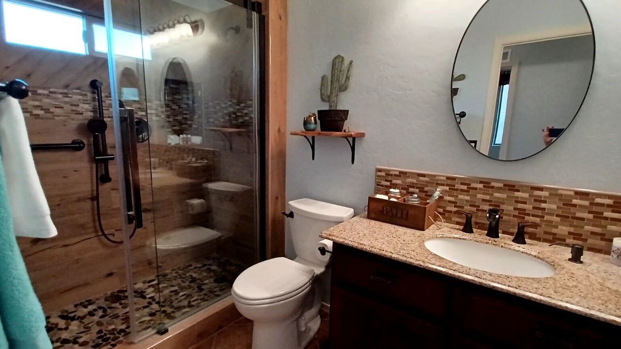 Photo of Bathroom in Emperor Estates