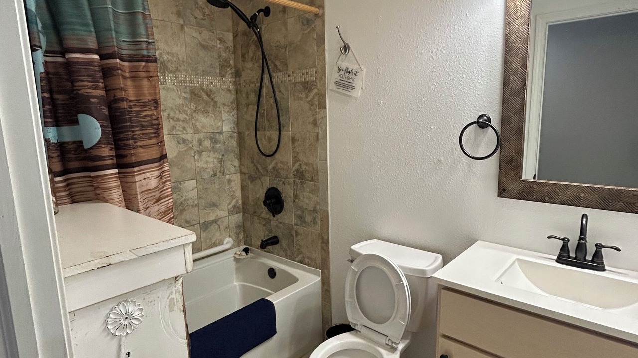 Photo of Bathroom in Lakeview