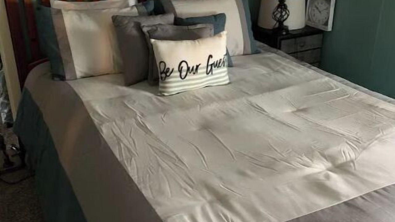 Photo of Bedroom in Bowling Green