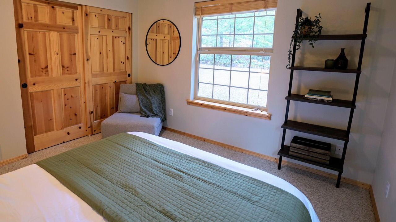 Photo of Bedroom in Skykomish