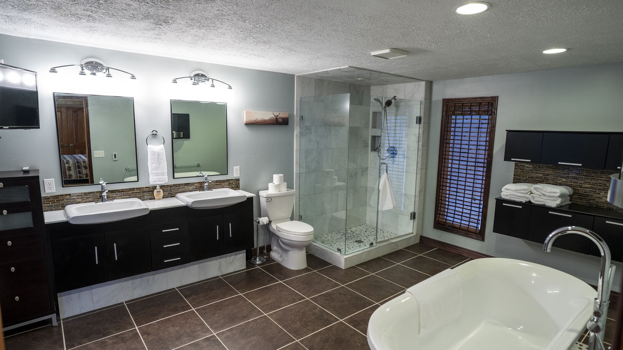 Photo of Bathroom in West Yellowstone