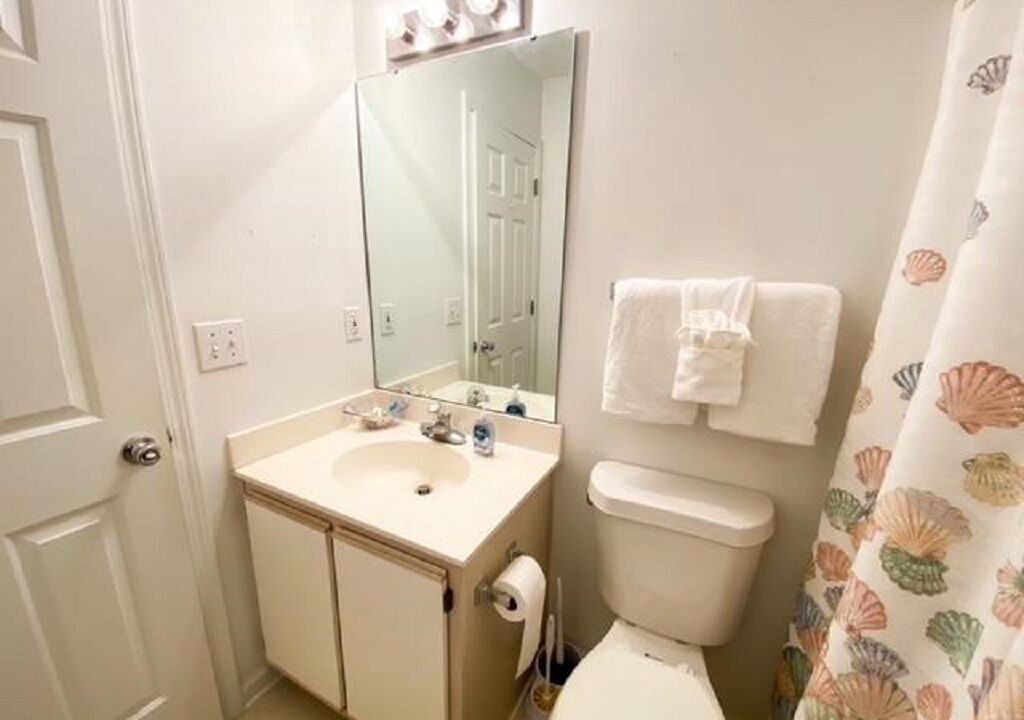 Photo of Bathroom in Colonial Charters