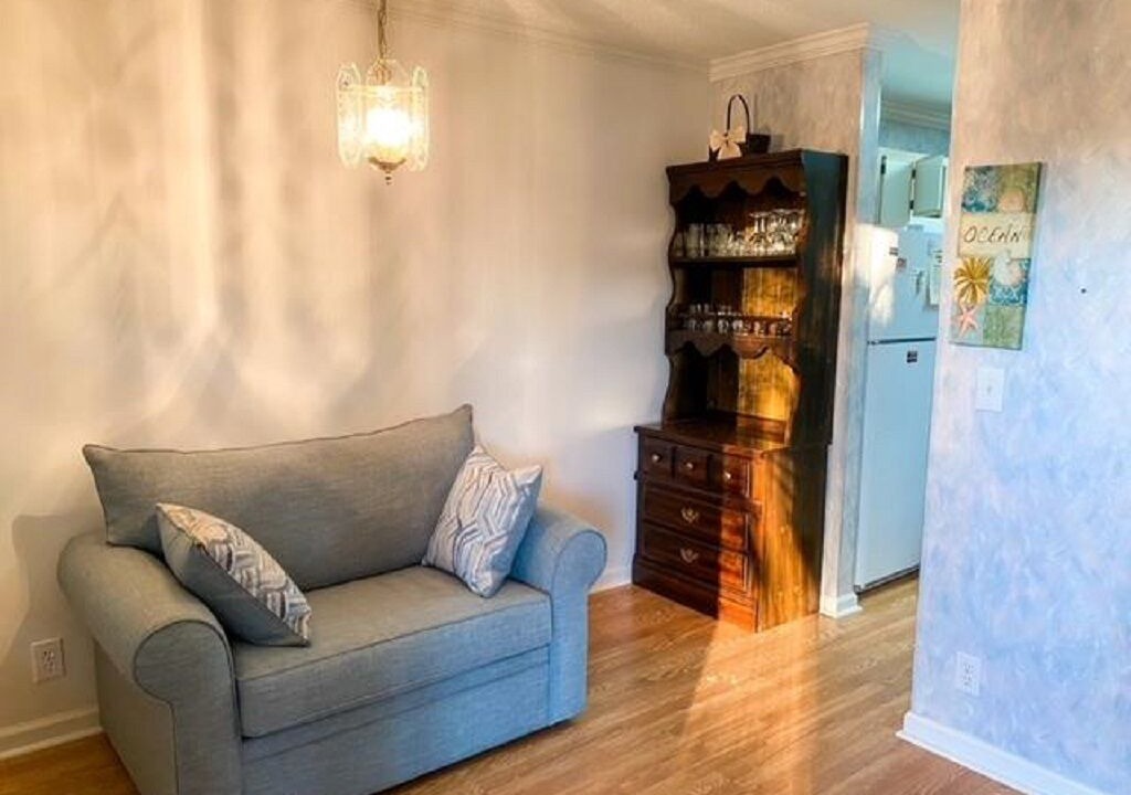 Photo of Livingroom in Colonial Charters